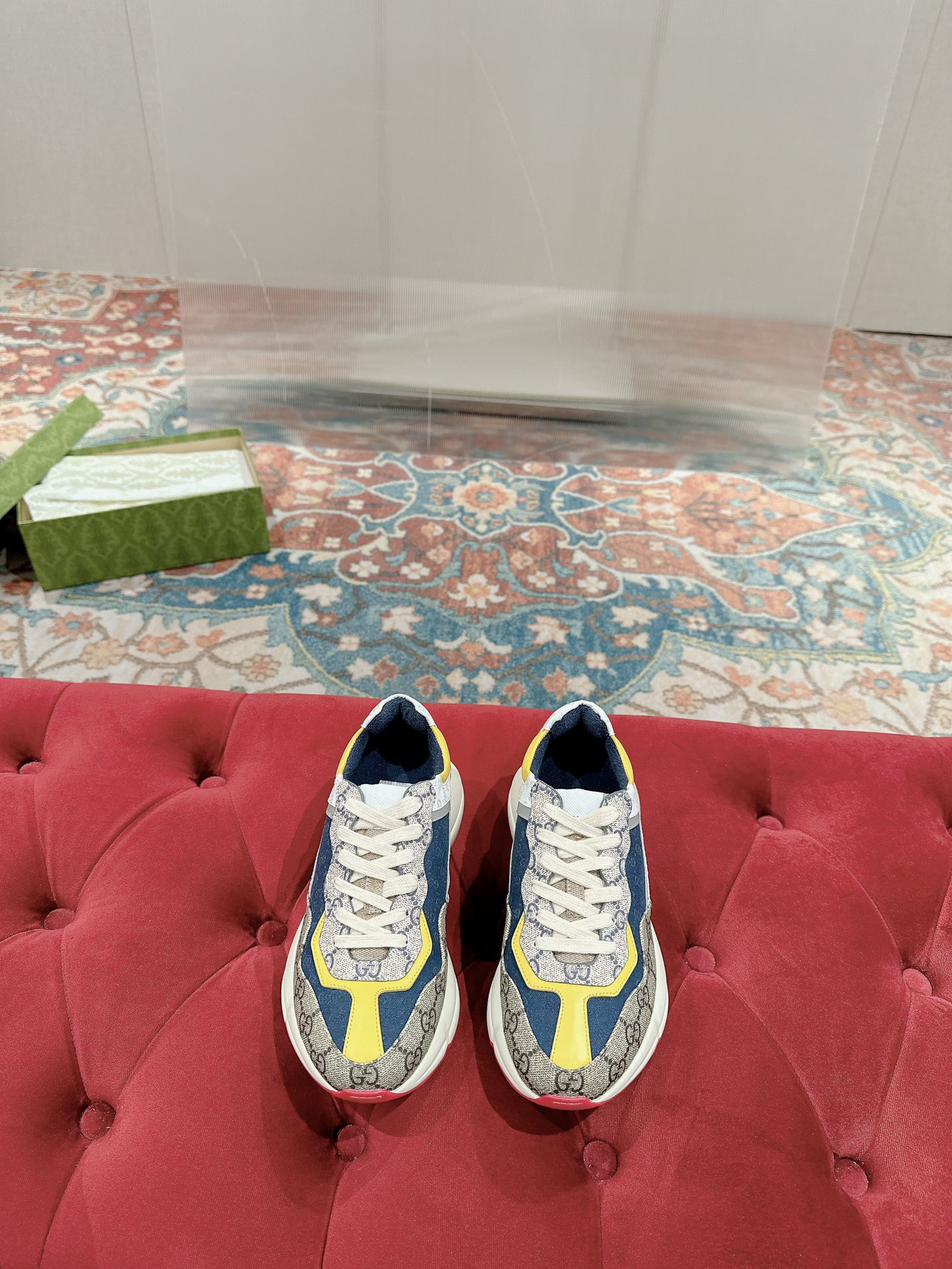 Gucci Sneakers-245