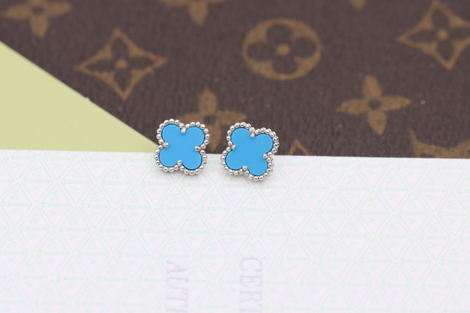 Van Cleef & Arpels earring-10