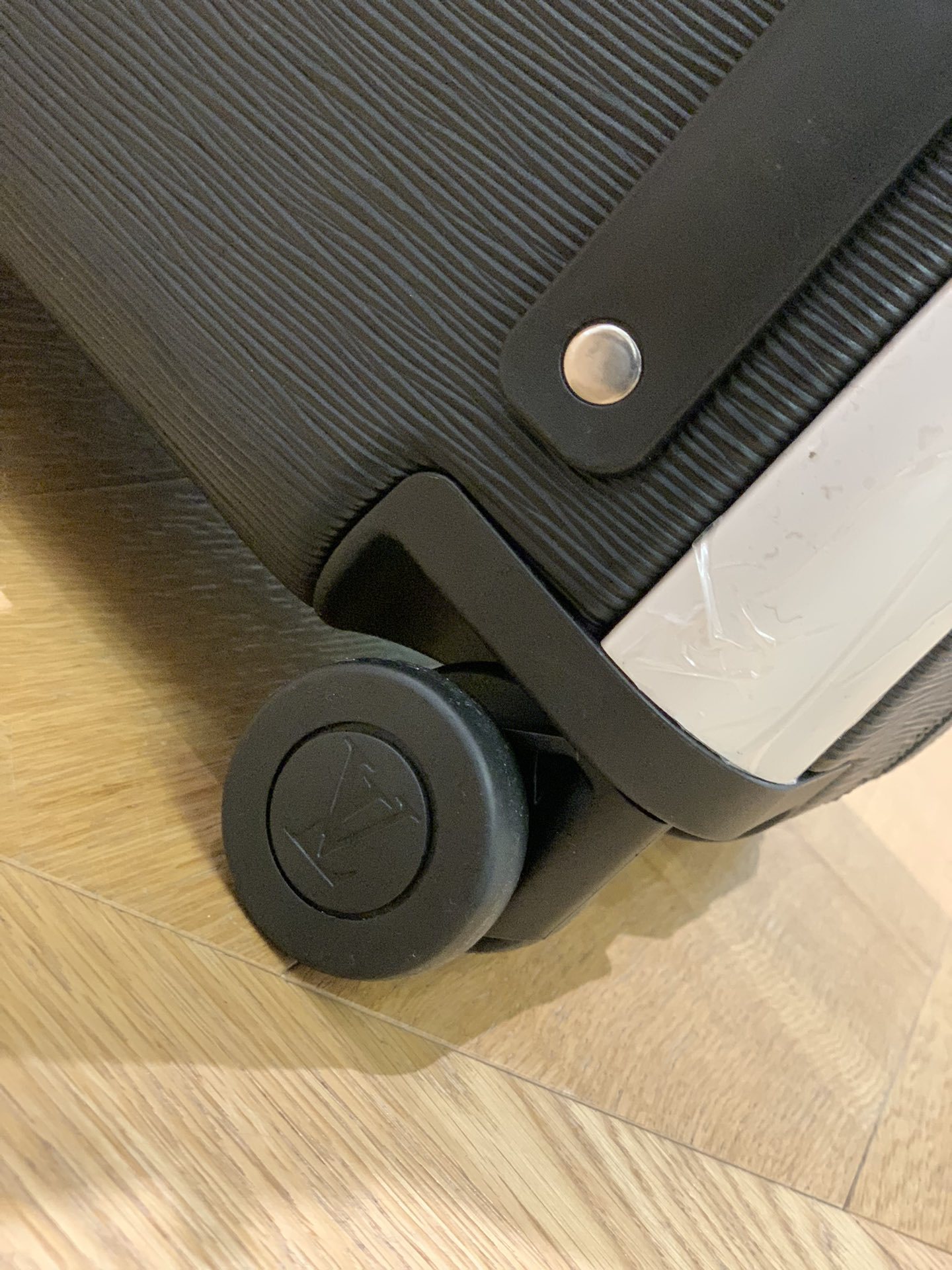 LV luggage-40
