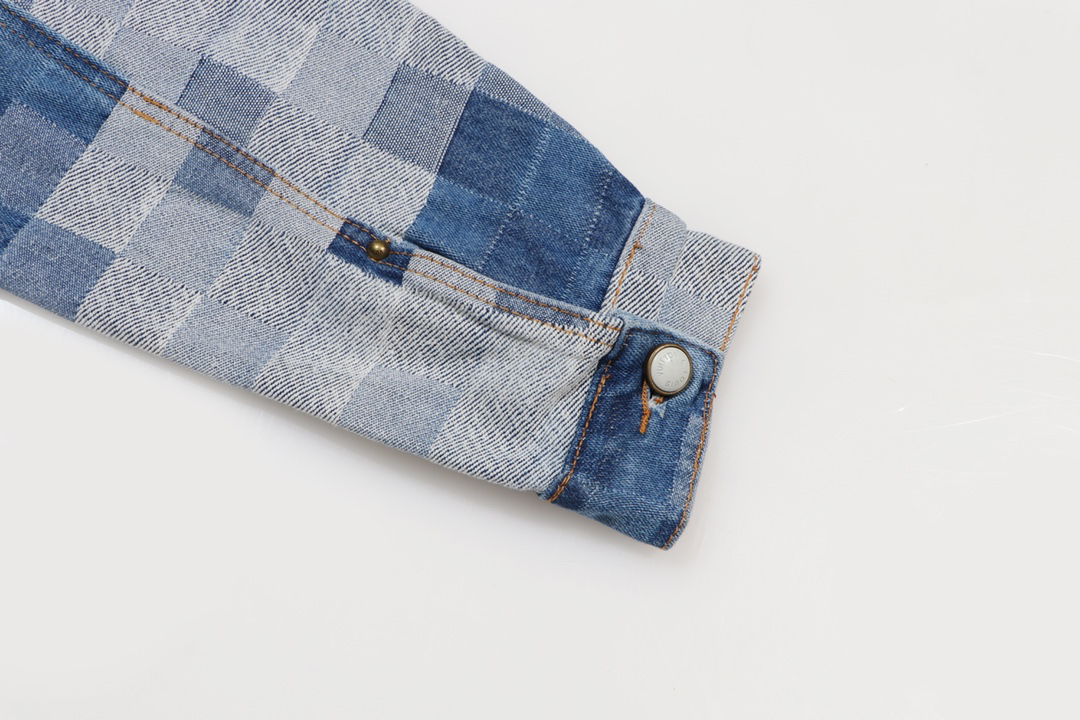 LV clothing-87