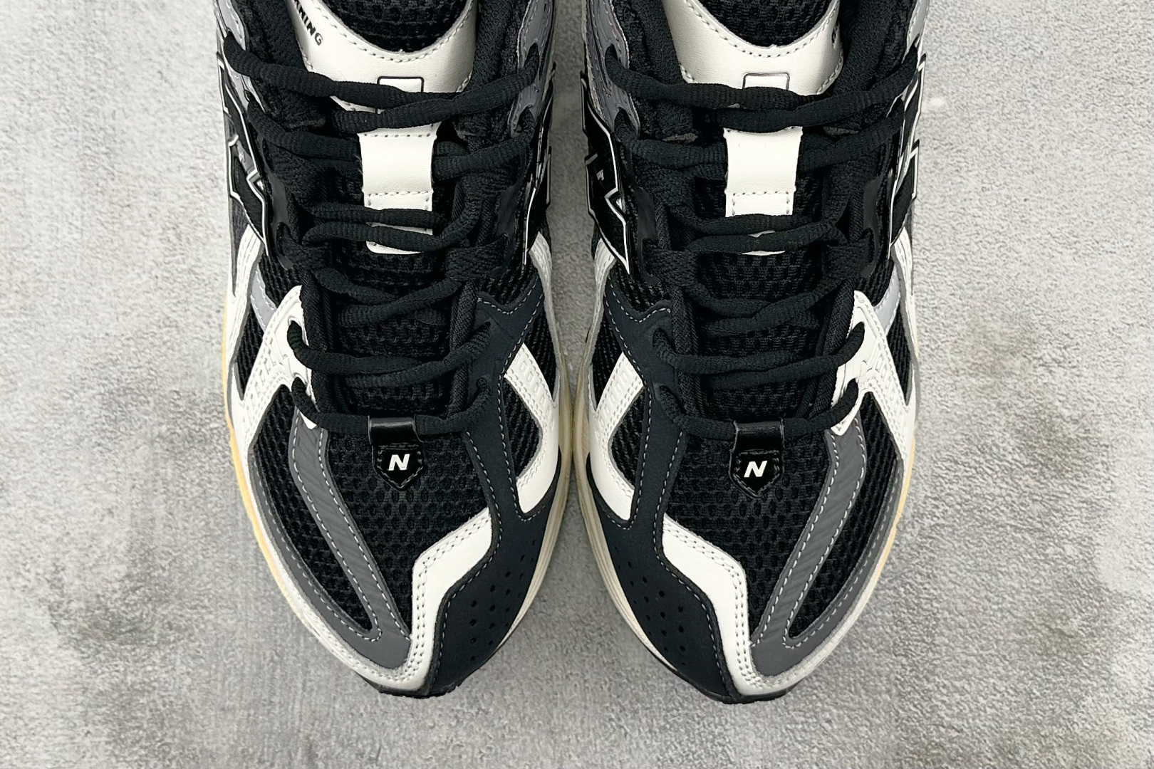 New Balance Sneakers-174