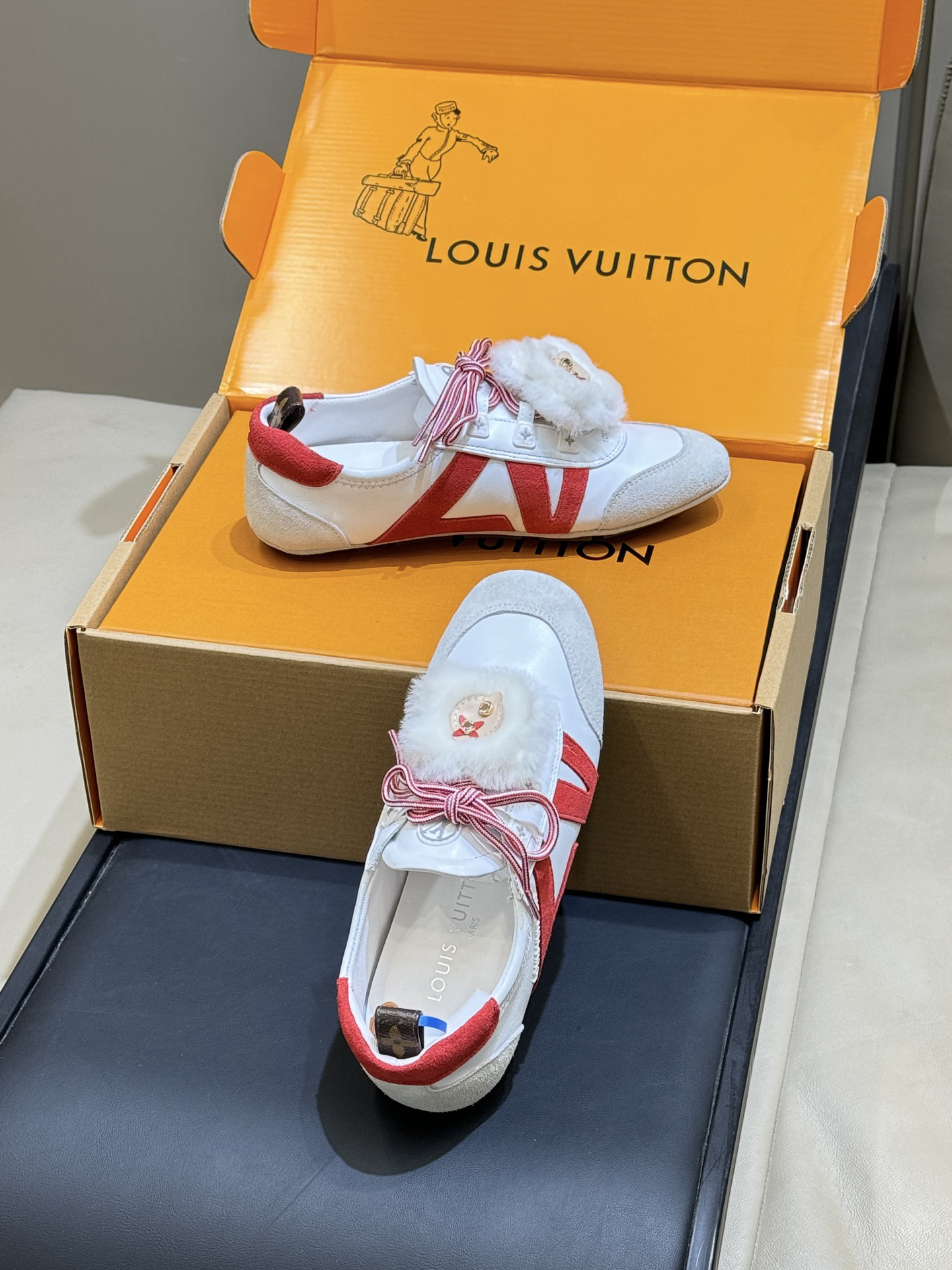 Lv Sneakers-231