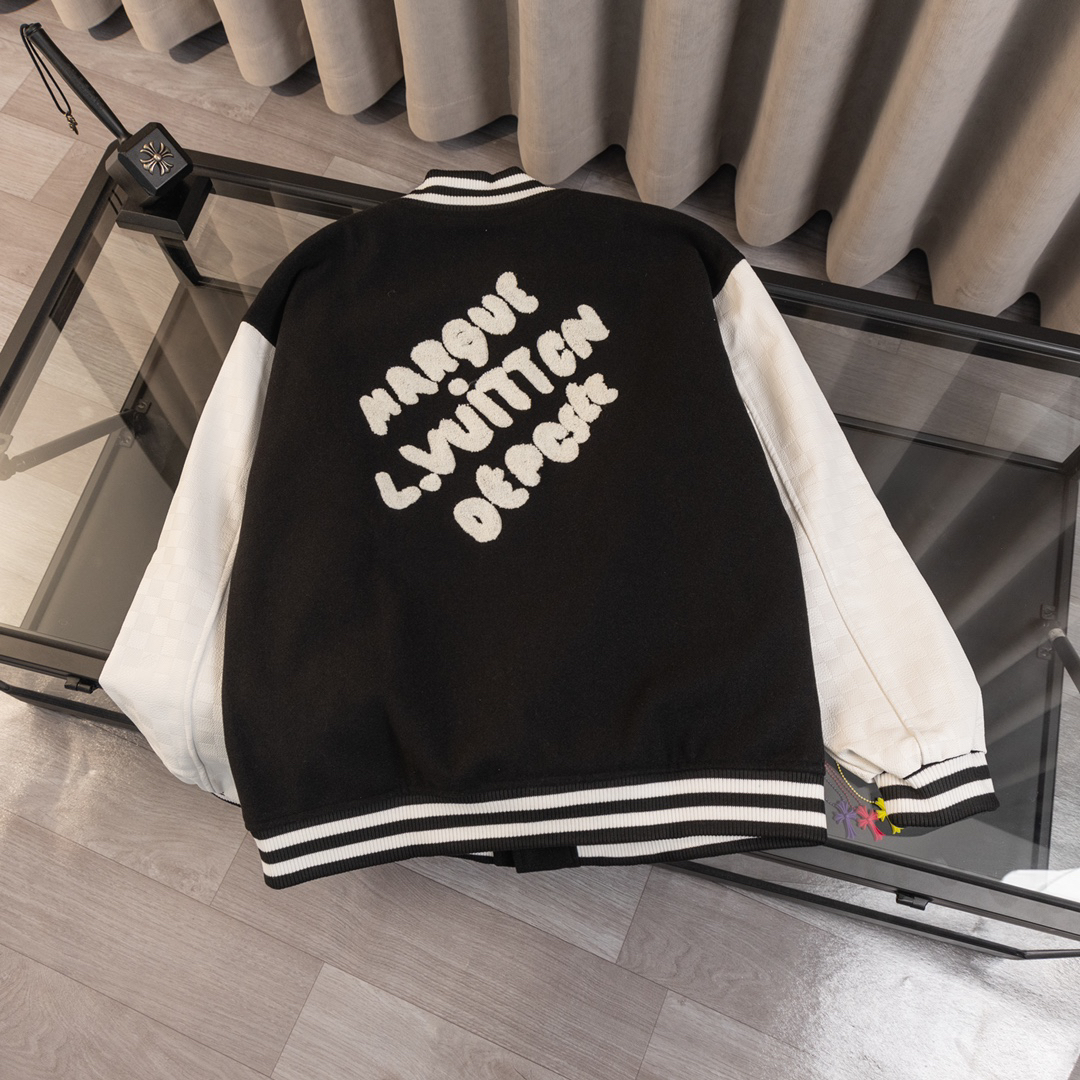 LV Clothing-314