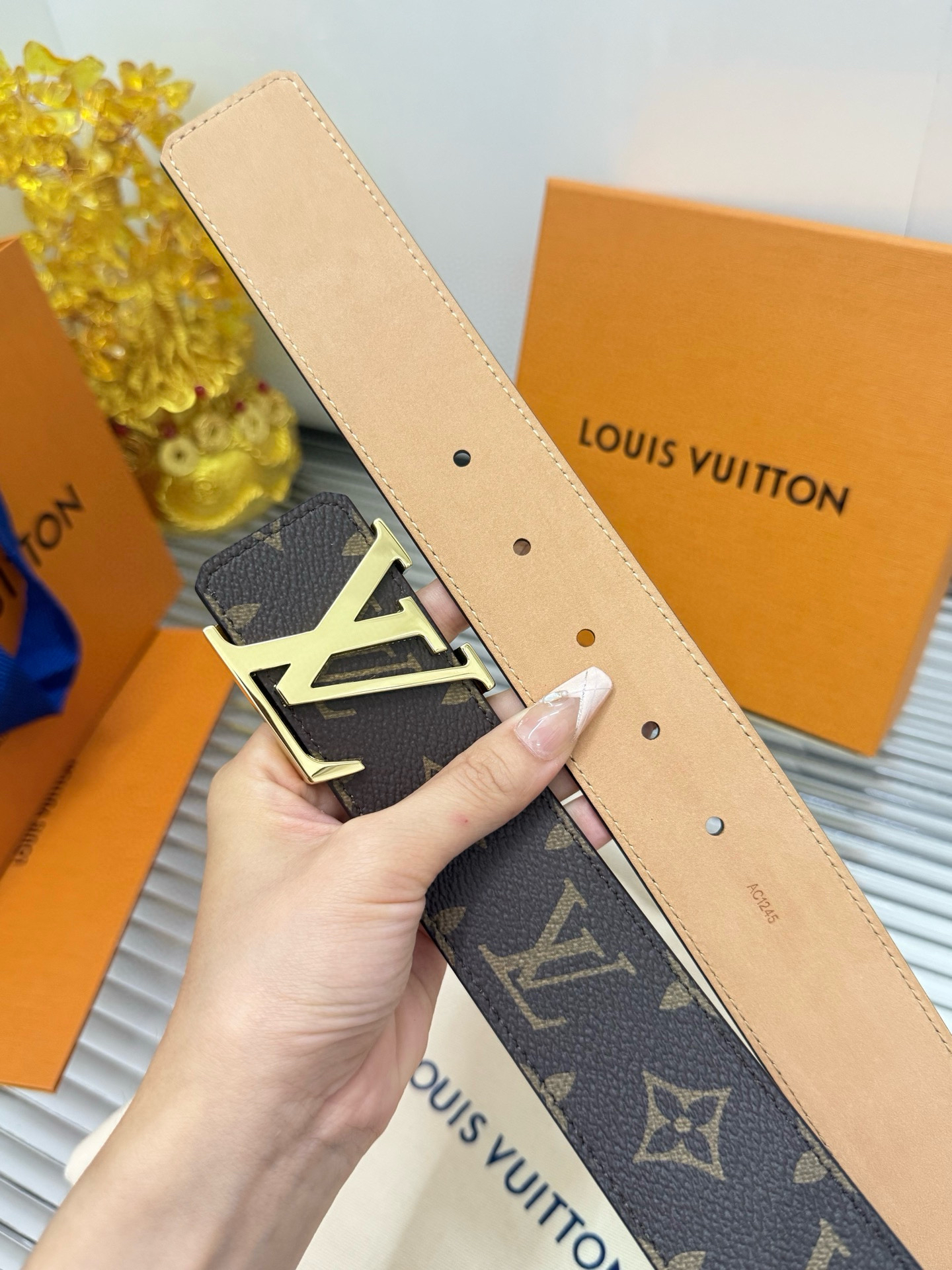 Lv belt-7