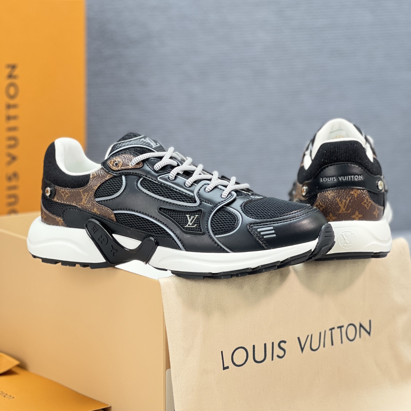 Lv Sneakers-202