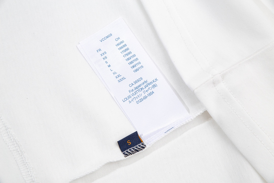 LV clothing-81