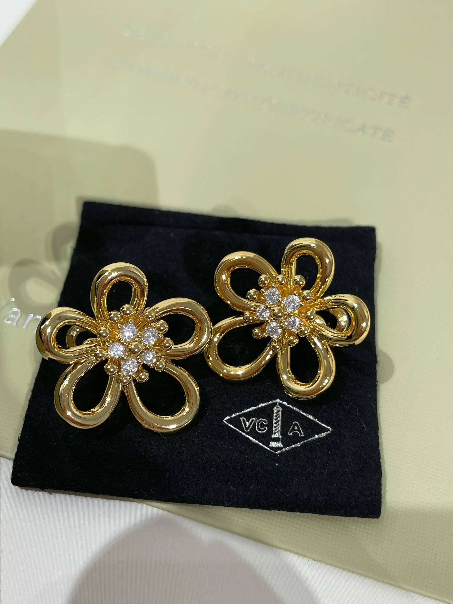Van Cleef & Arpels earring-15