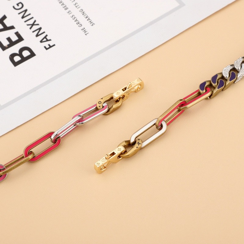 LV necklace-5