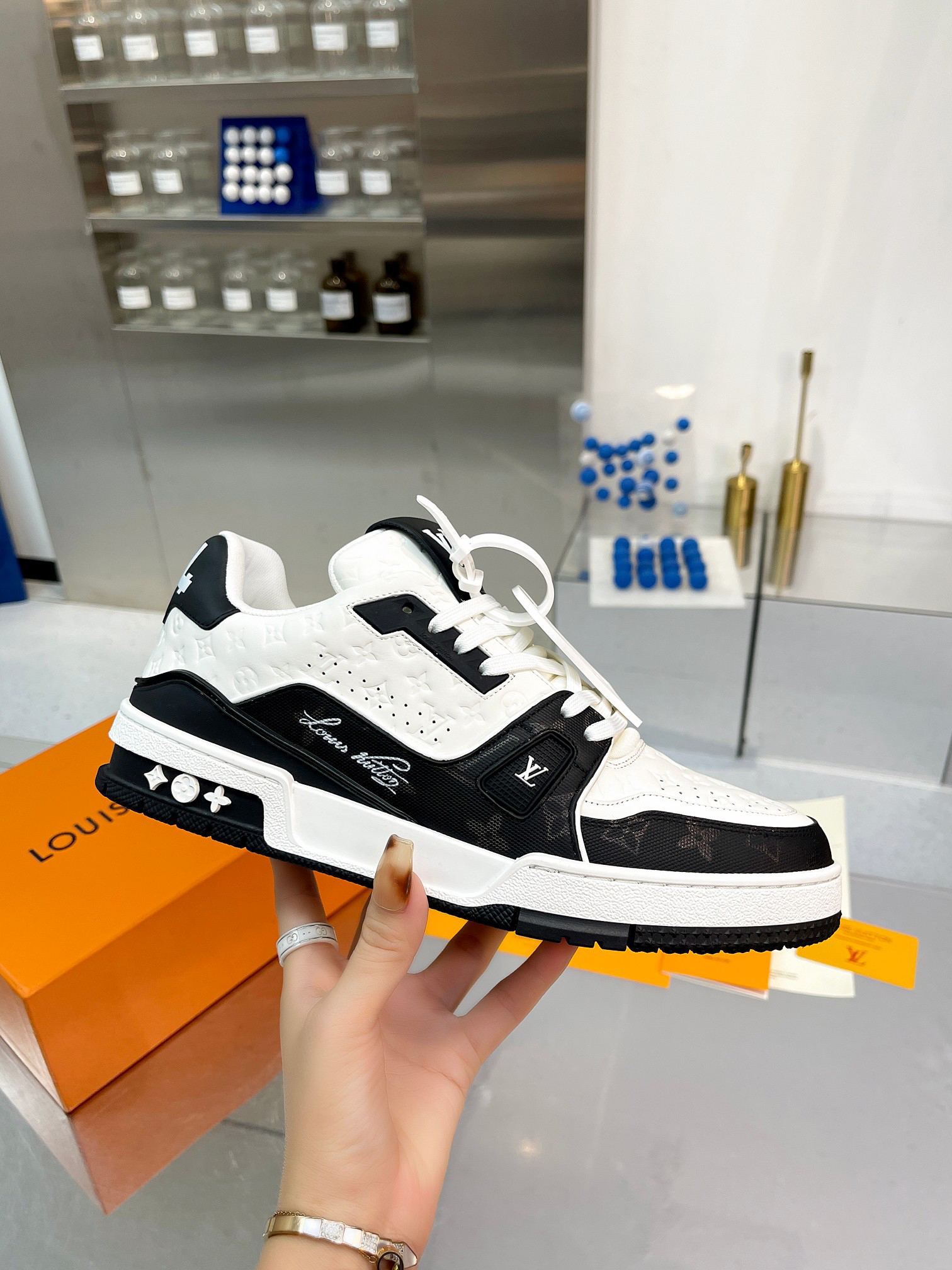 Lv Sneakers-58