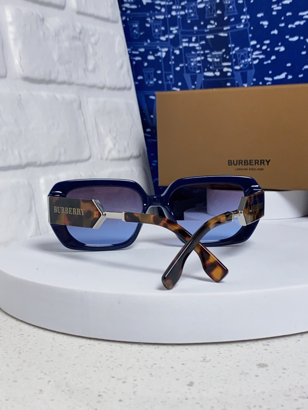 Burberry glasses-1