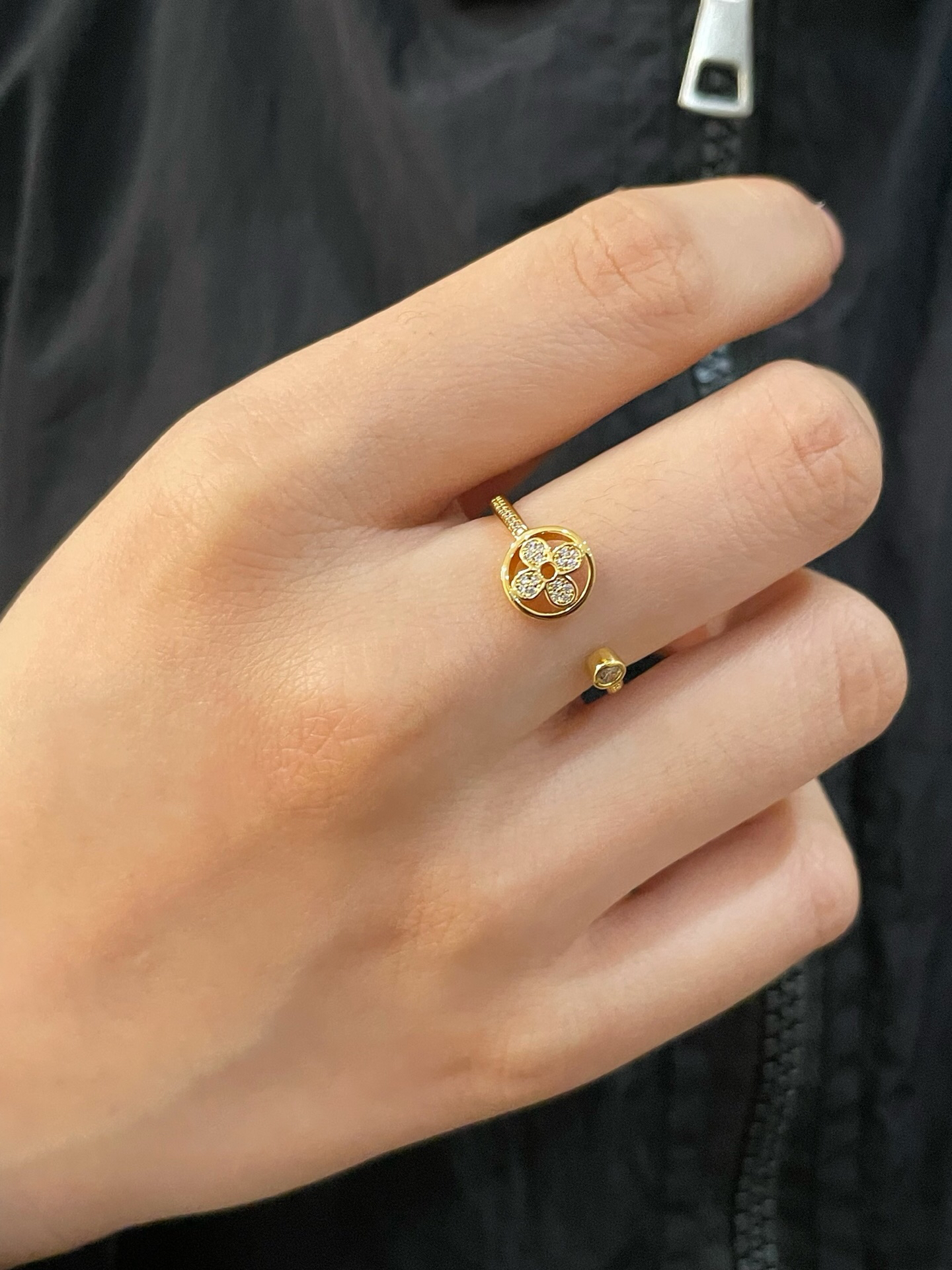 LV ring-87