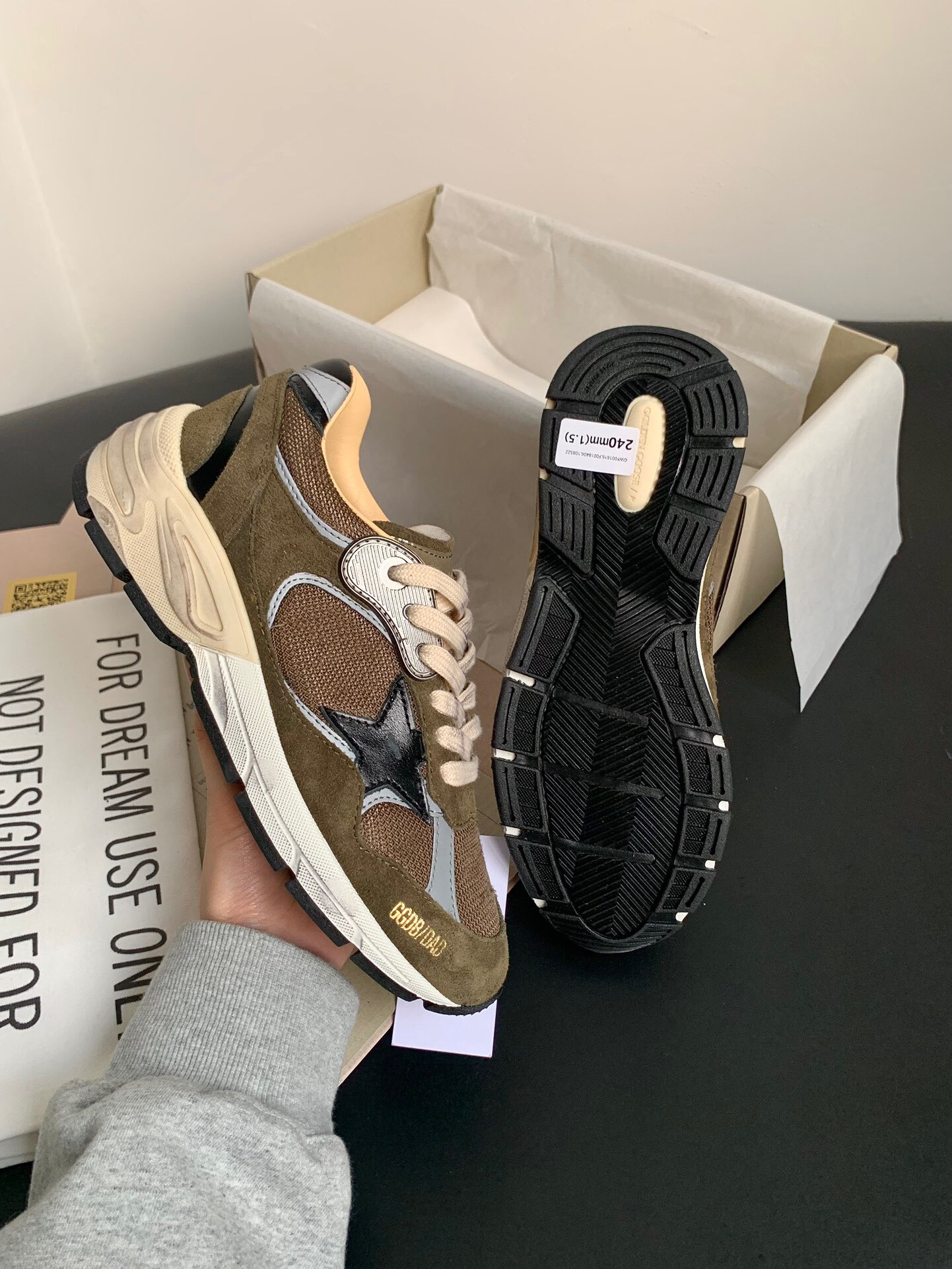 Golden Goose Sneakers-18