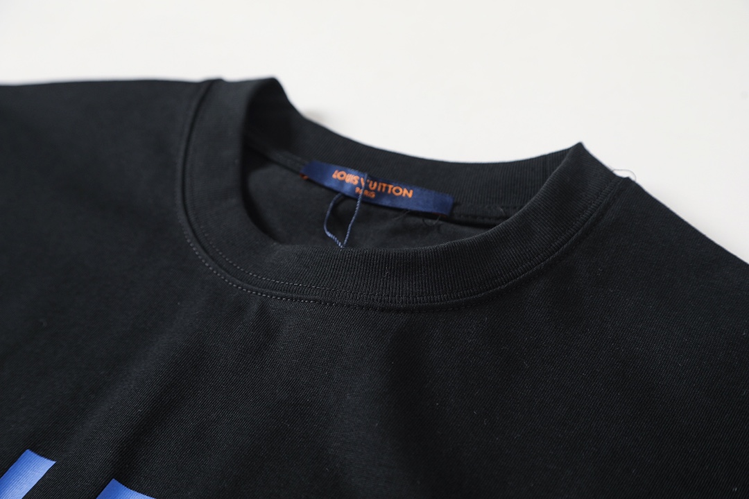 LV clothing-9