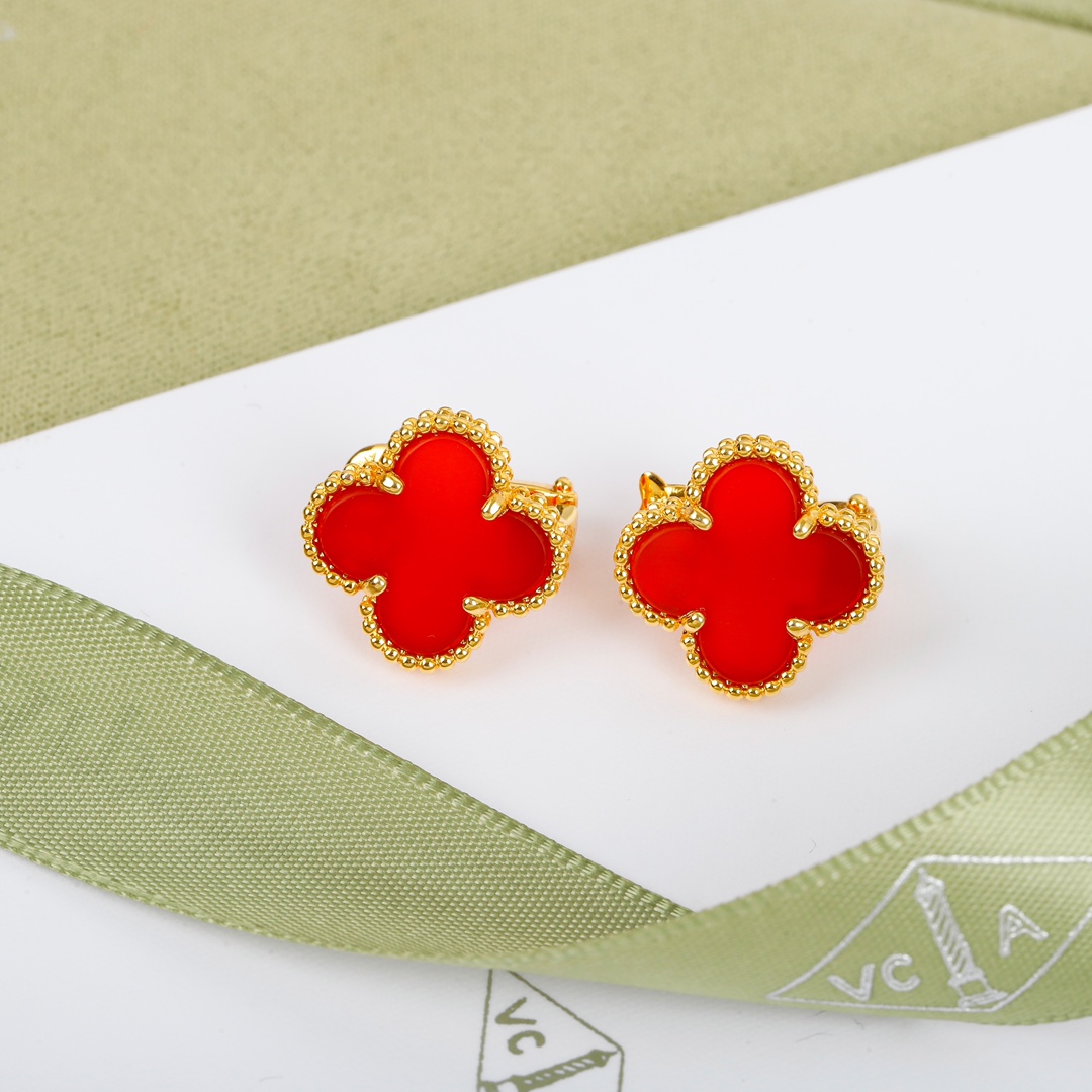 Van Cleef & Arpels earring-37