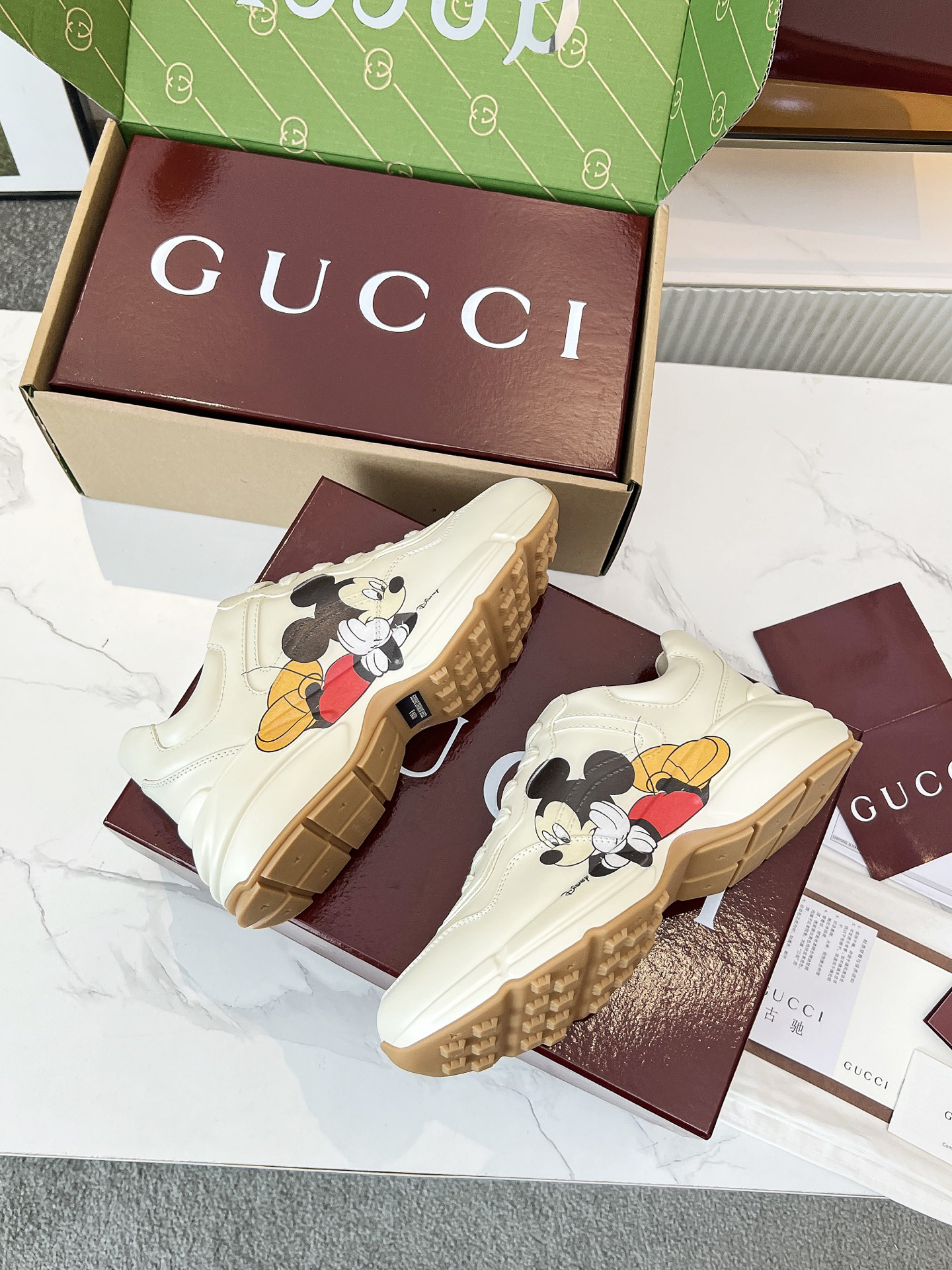 Gucci Sneakers-115