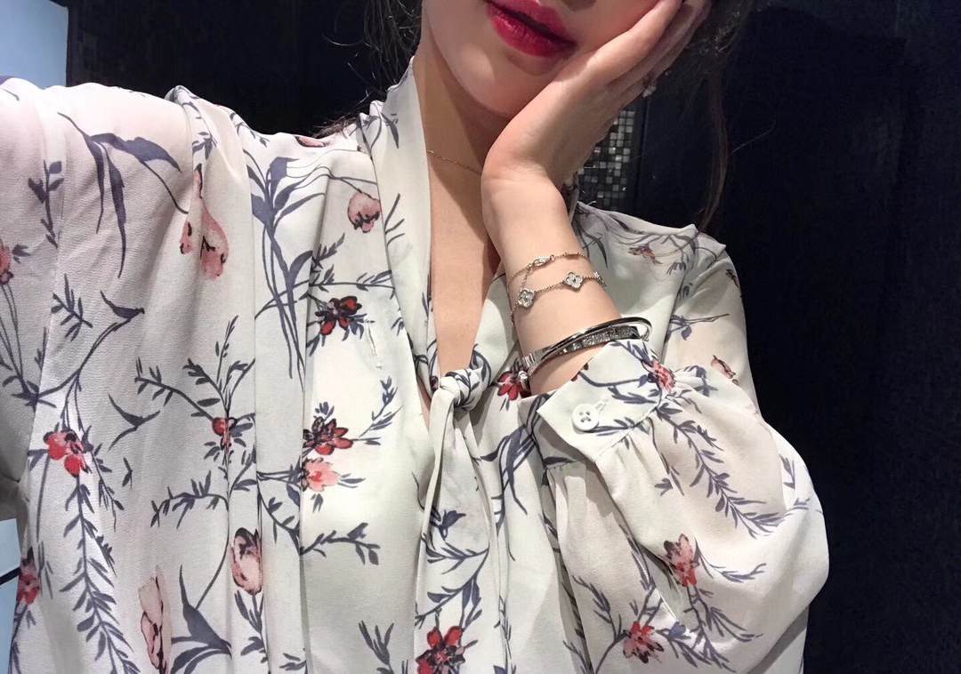 Van Cleef & Arpels Bracelet-46