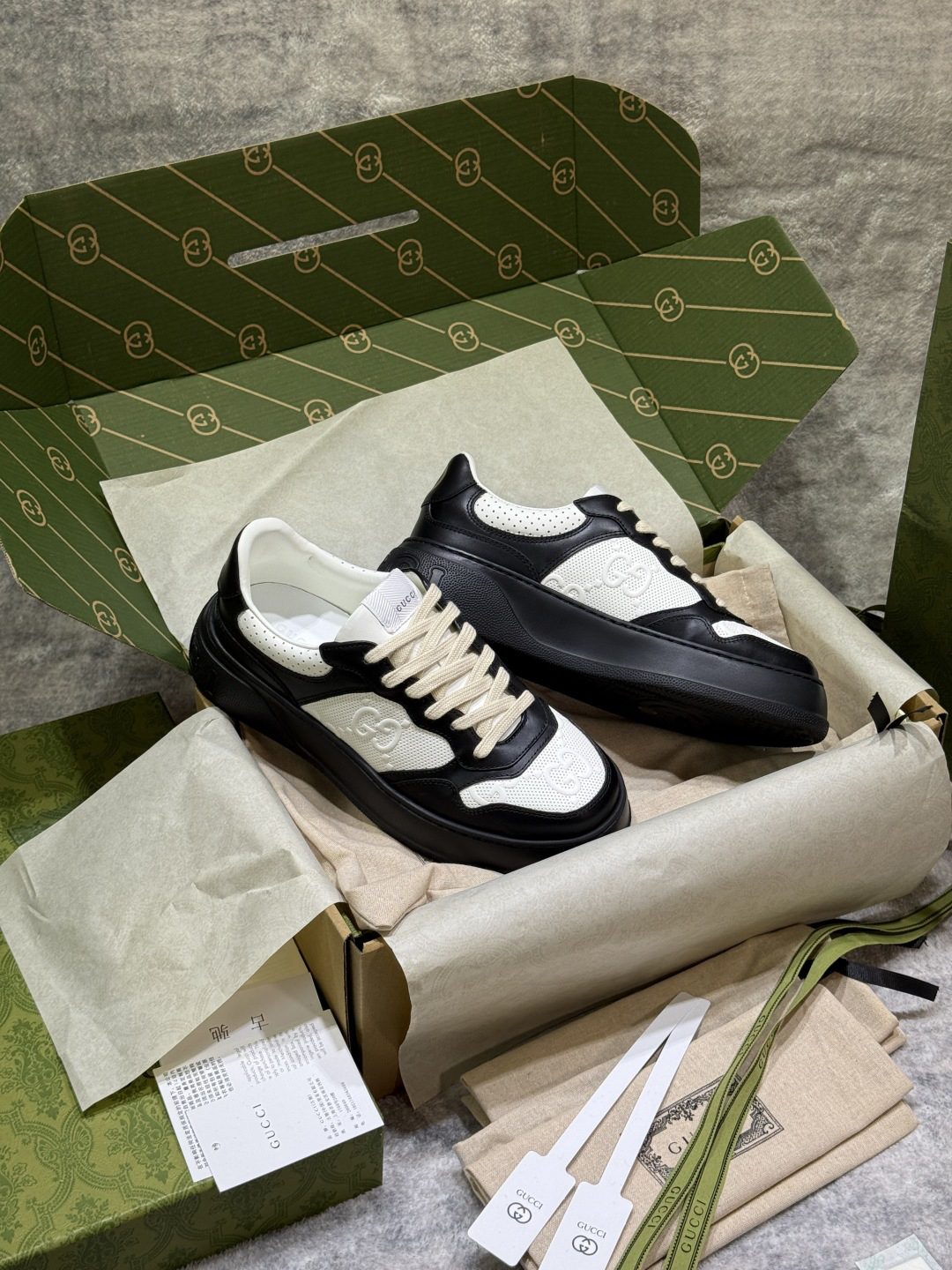 Gucci Sneakers-156