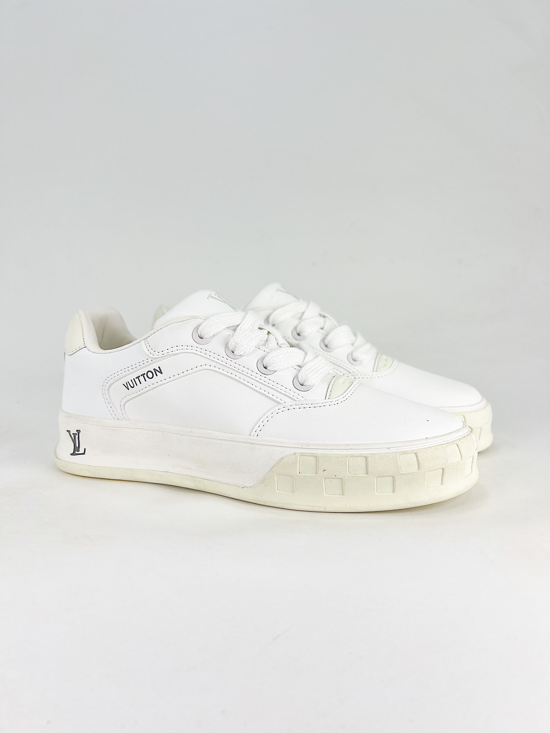 Lv Sneakers-163