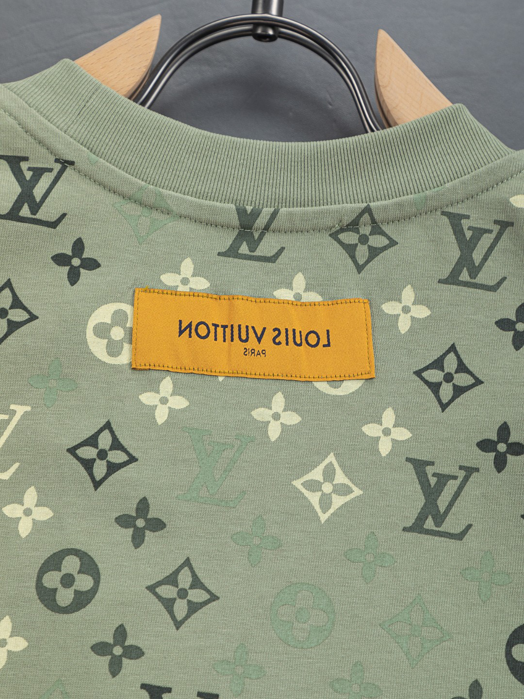 LV clothing-97