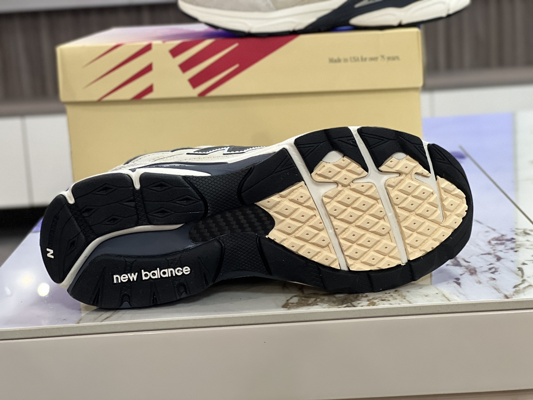 New Balance Sneakers-147