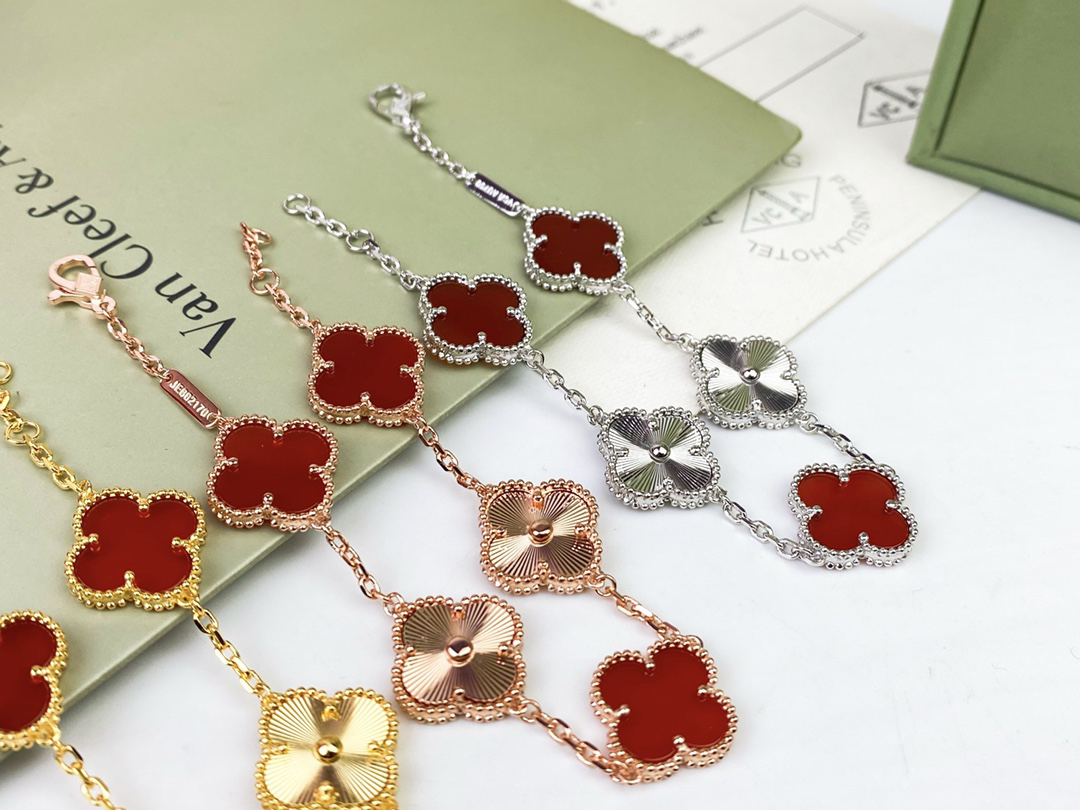 Van Cleef & Arpels Bracelet-52