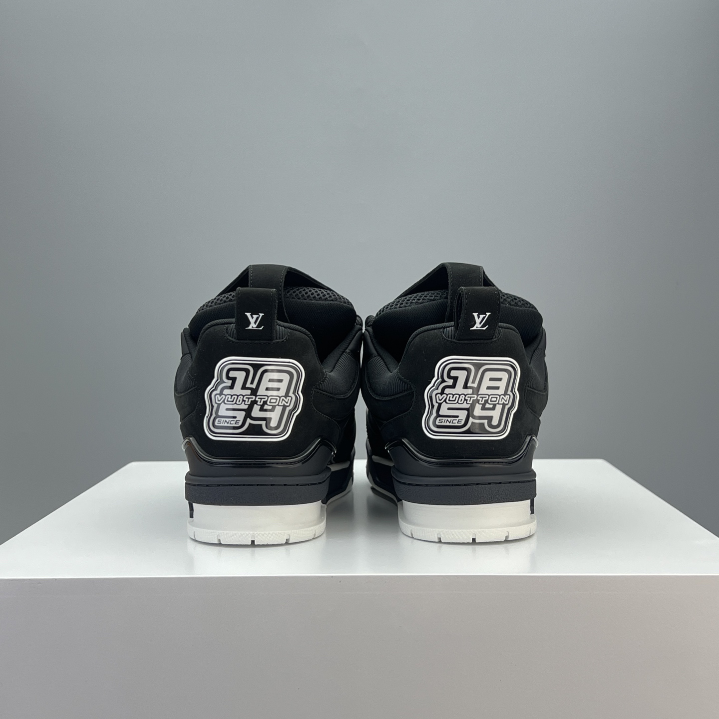 Lv Sneakers-127
