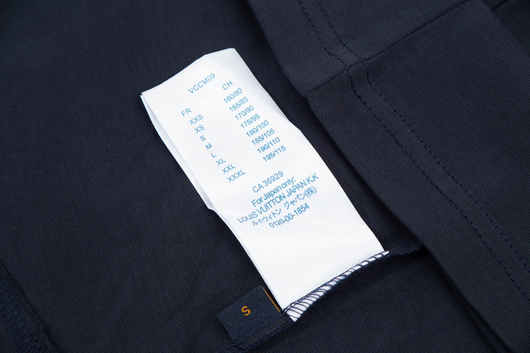 LV clothing-71