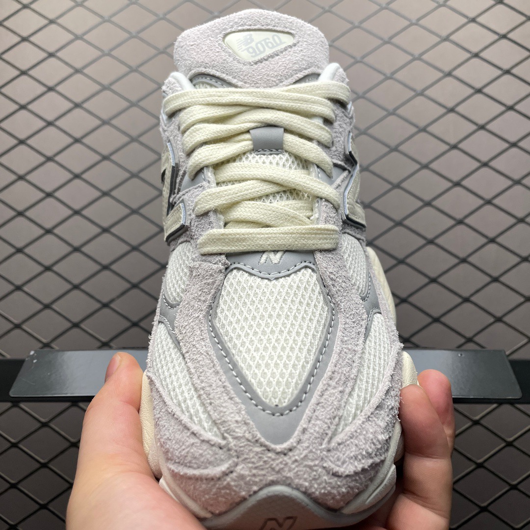 New Balance Sneakers-40