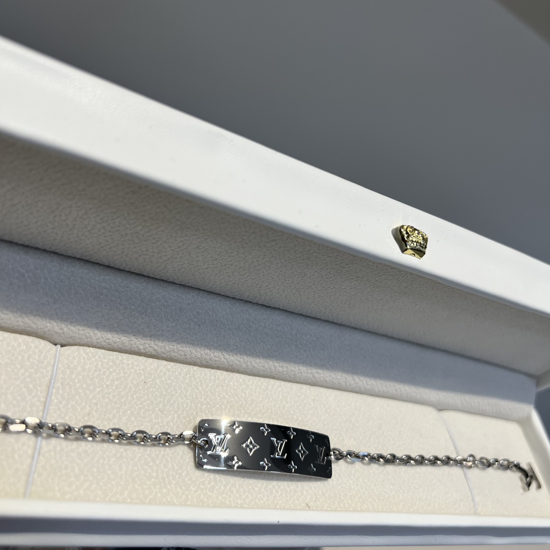 LV Bracelet-57
