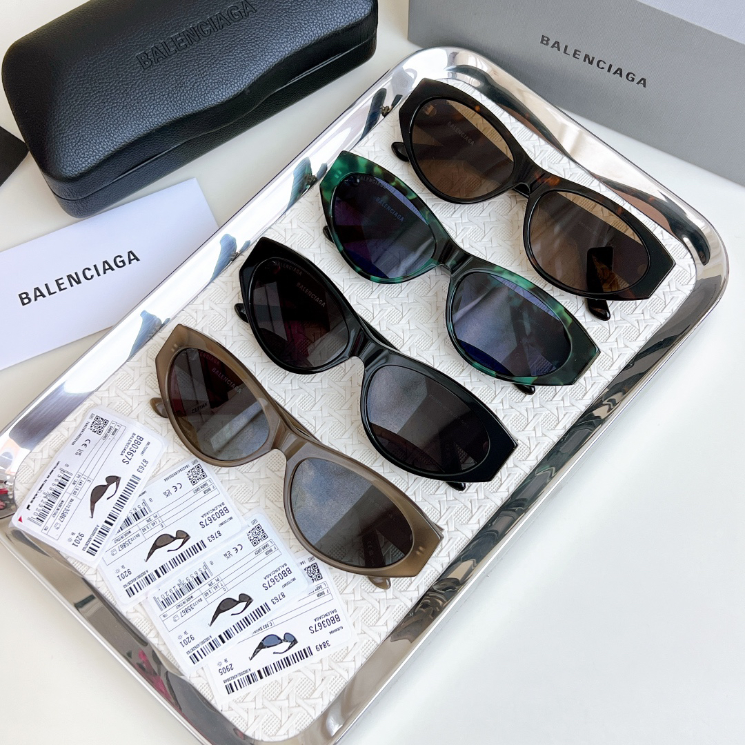 Balenciaga glasses-8