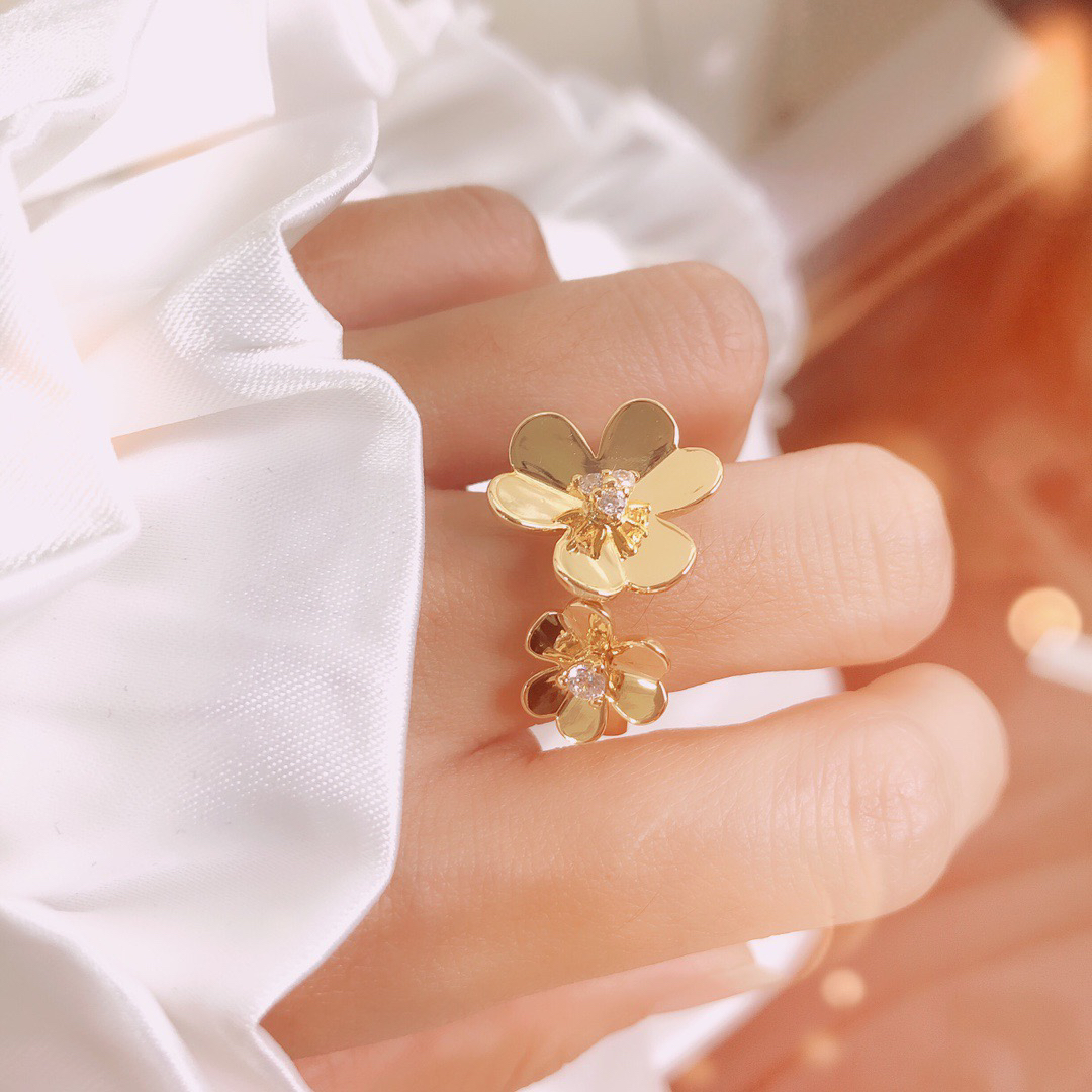 Van Cleef & Arpels ring-60