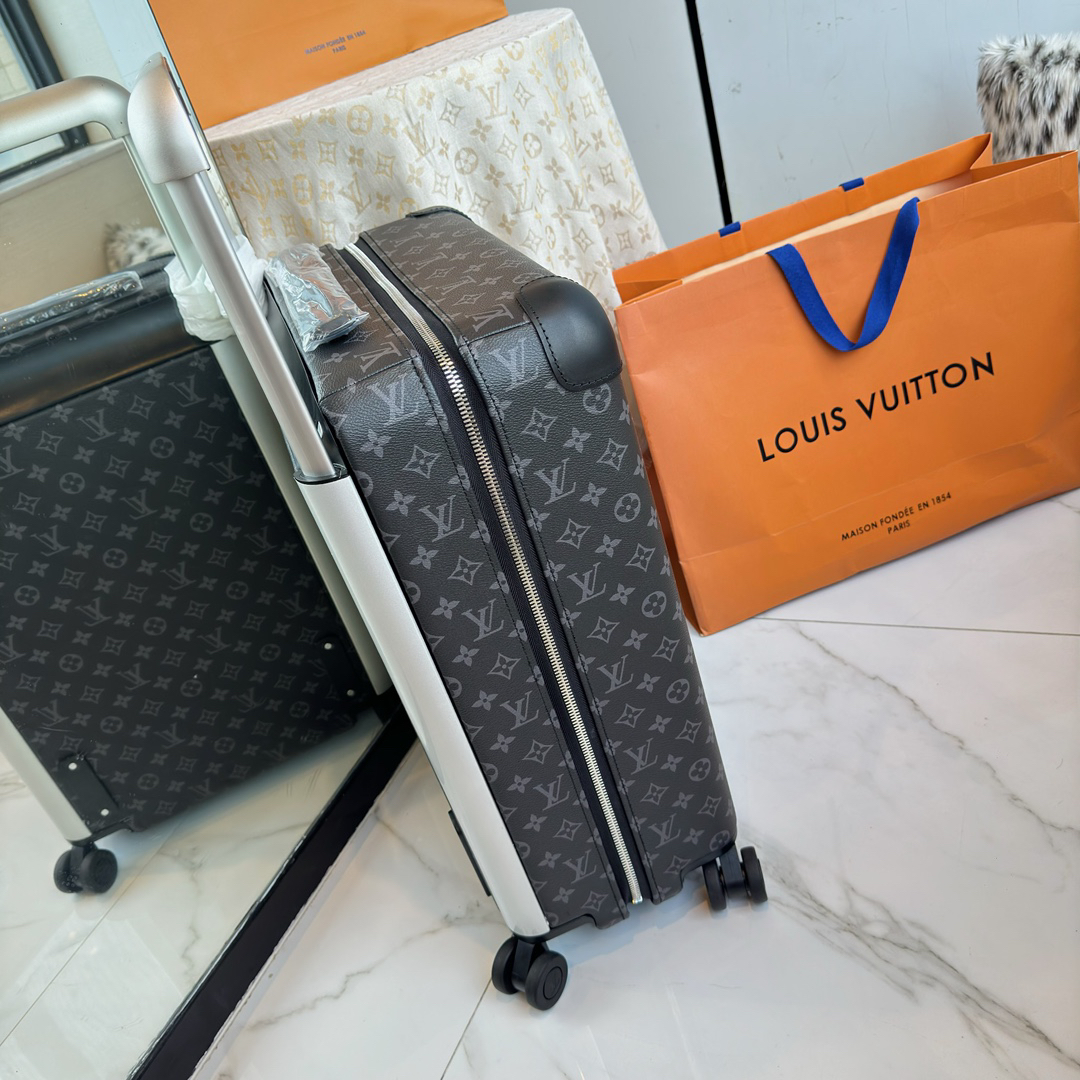 LV luggage-86