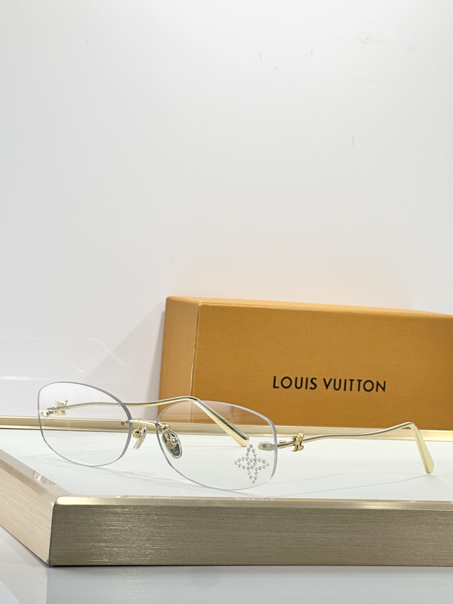 LV glasses-11