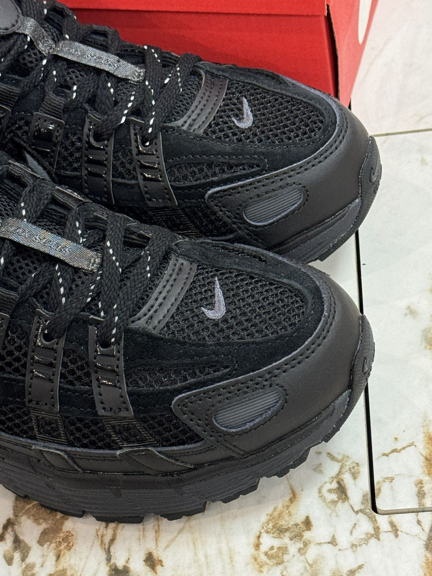 Nike Sneakers-235