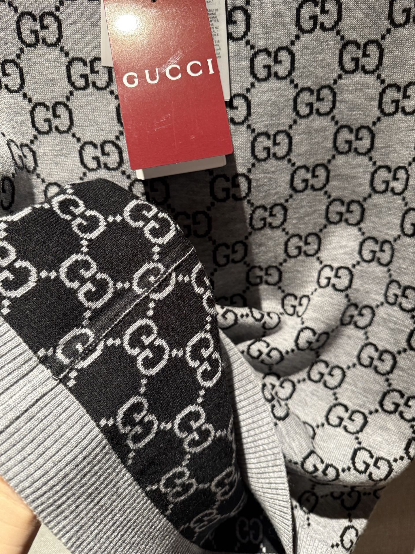 Gucci Clothing-222