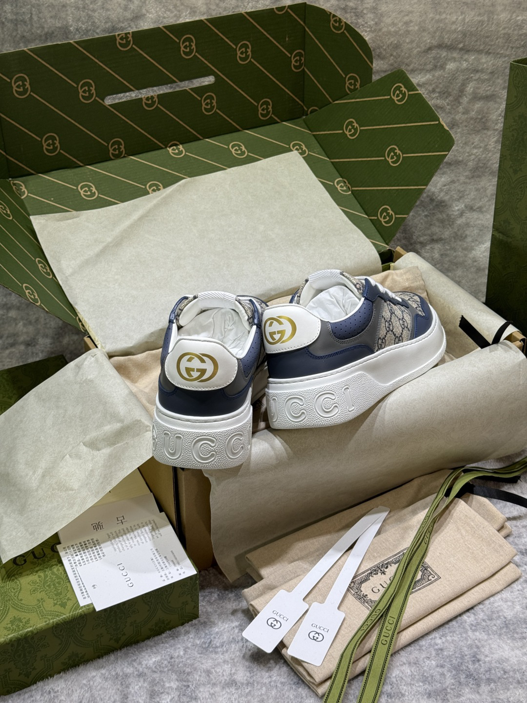 Gucci Sneakers-158