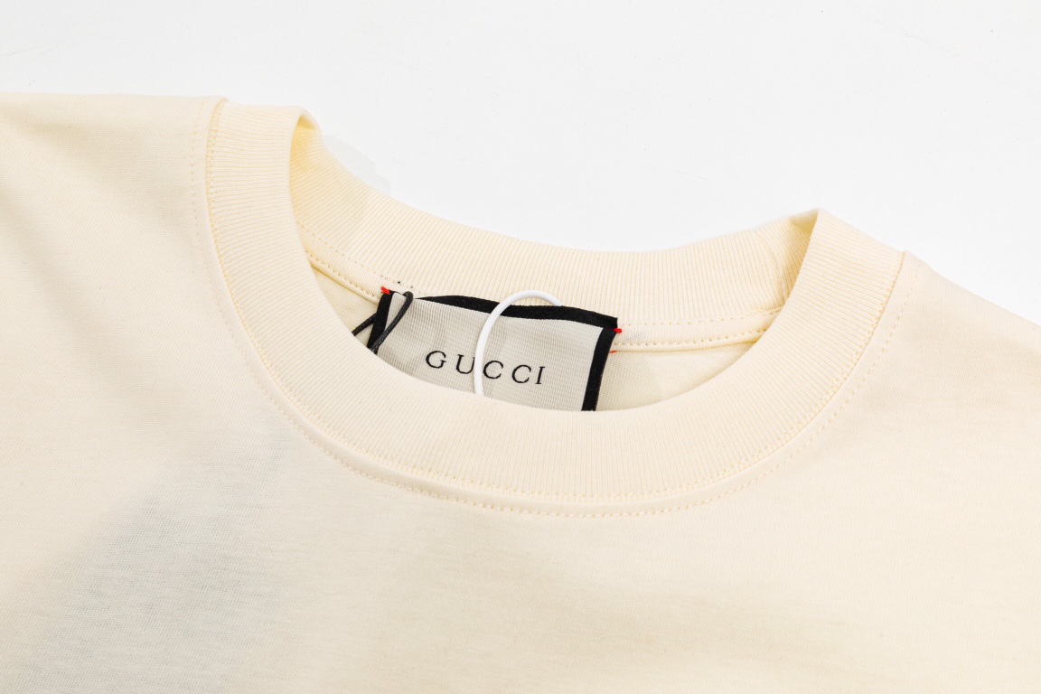 Gucci clothing-57