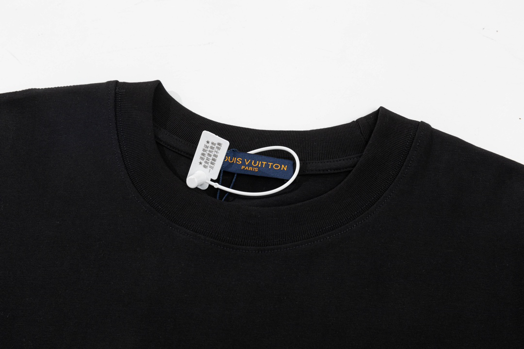 LV clothing-63