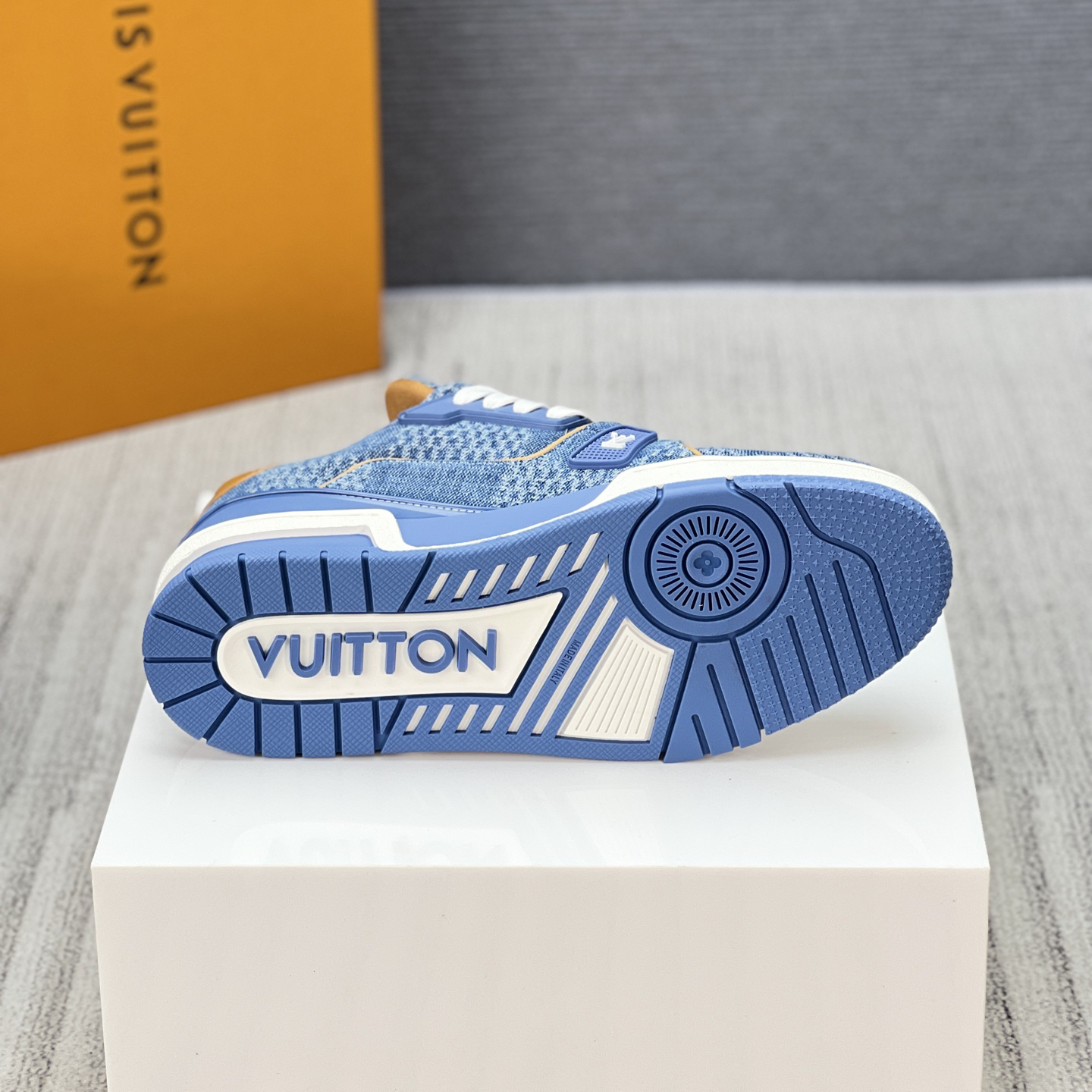 Lv Sneakers-155