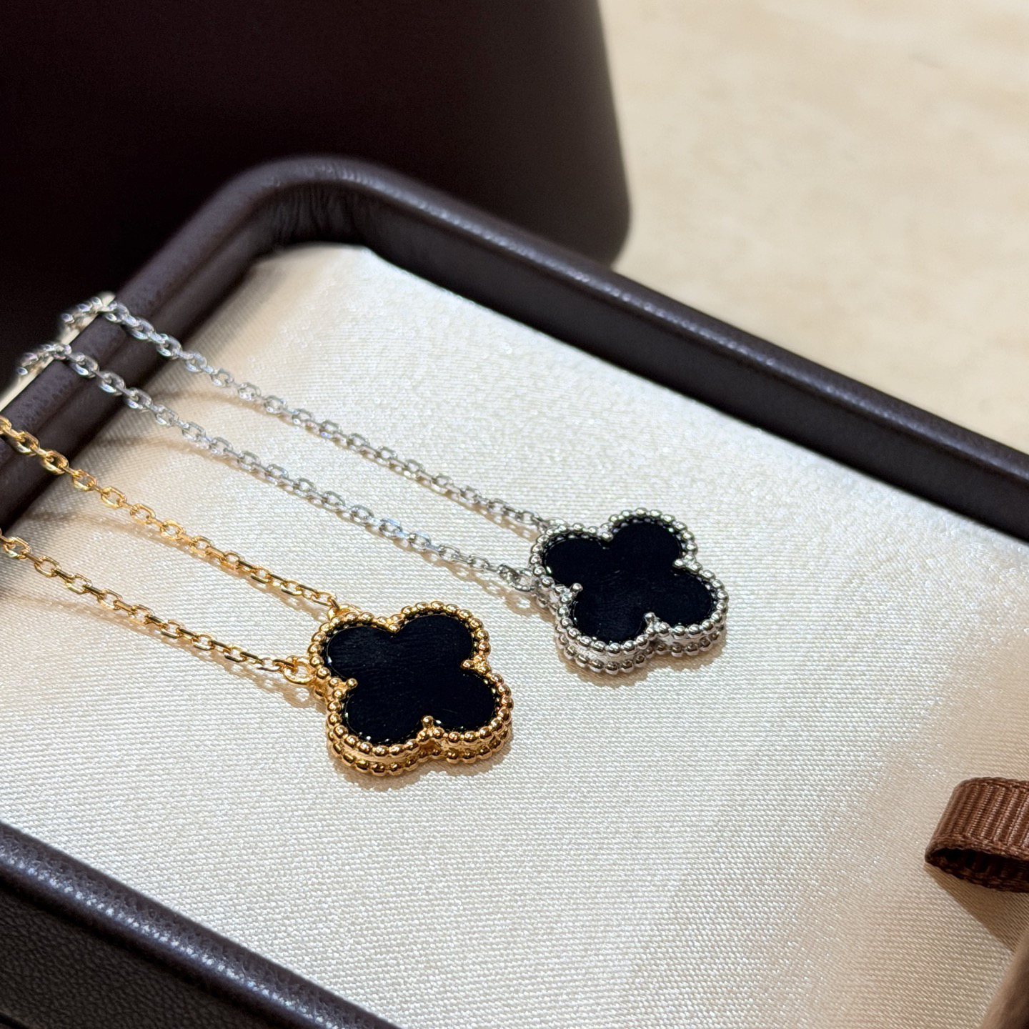 Van Cleef & Arpels necklace-125