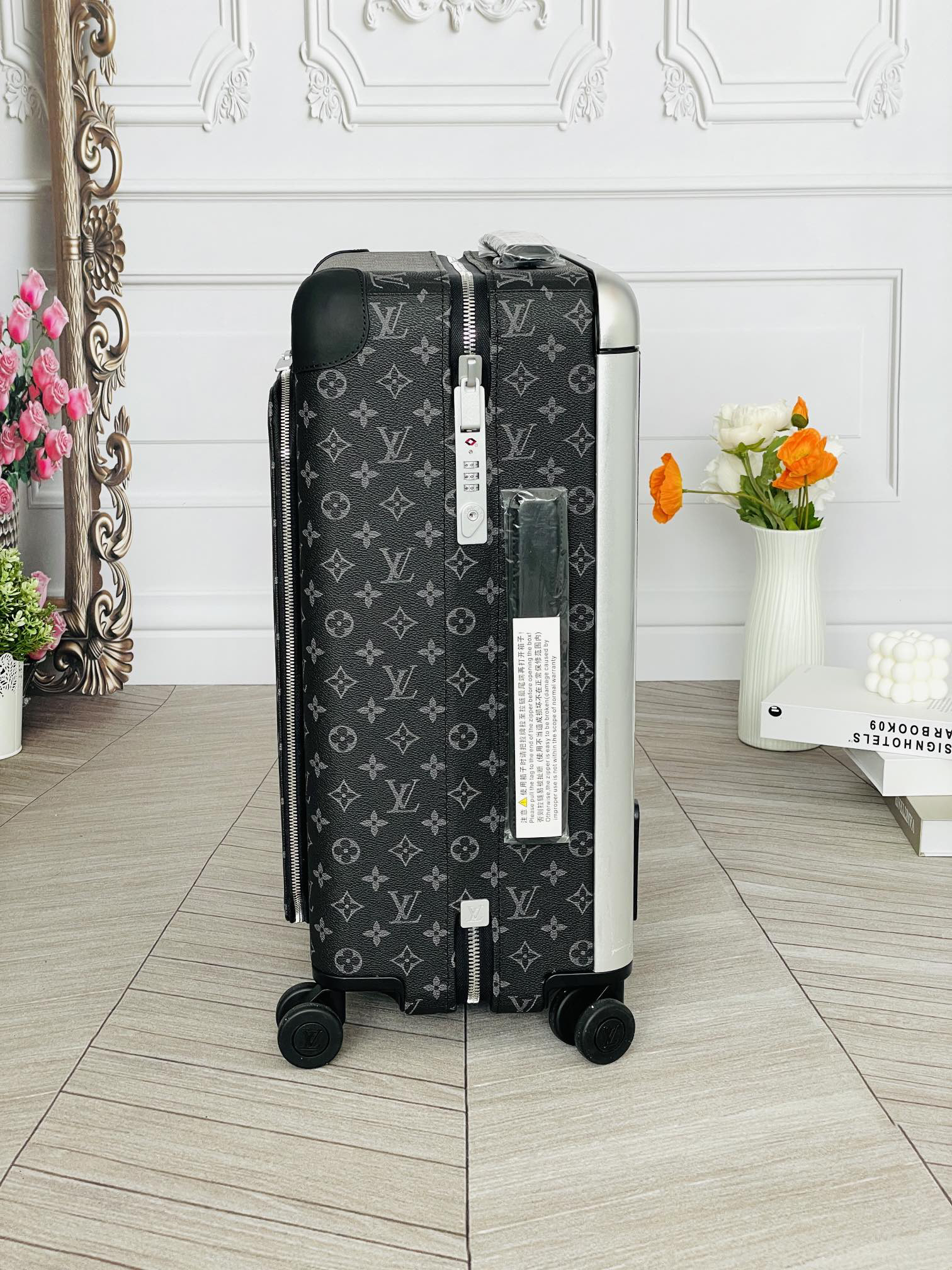 LV luggage-11