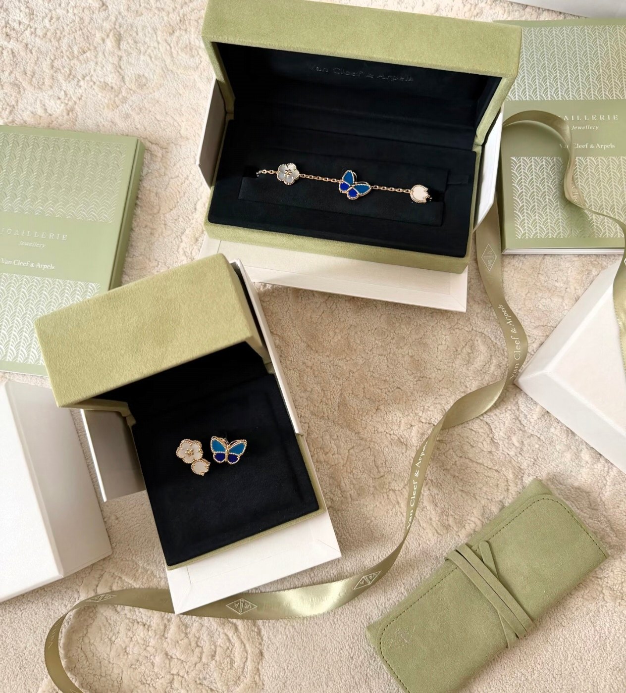 Van Cleef & Arpels ring-34