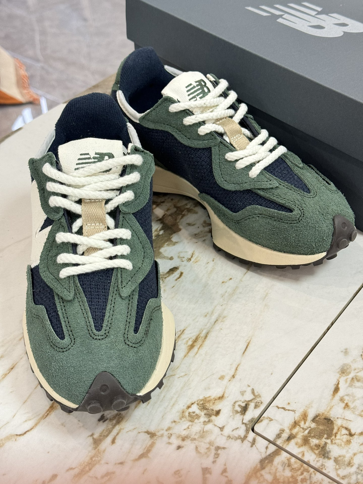 New Balance Sneakers-146