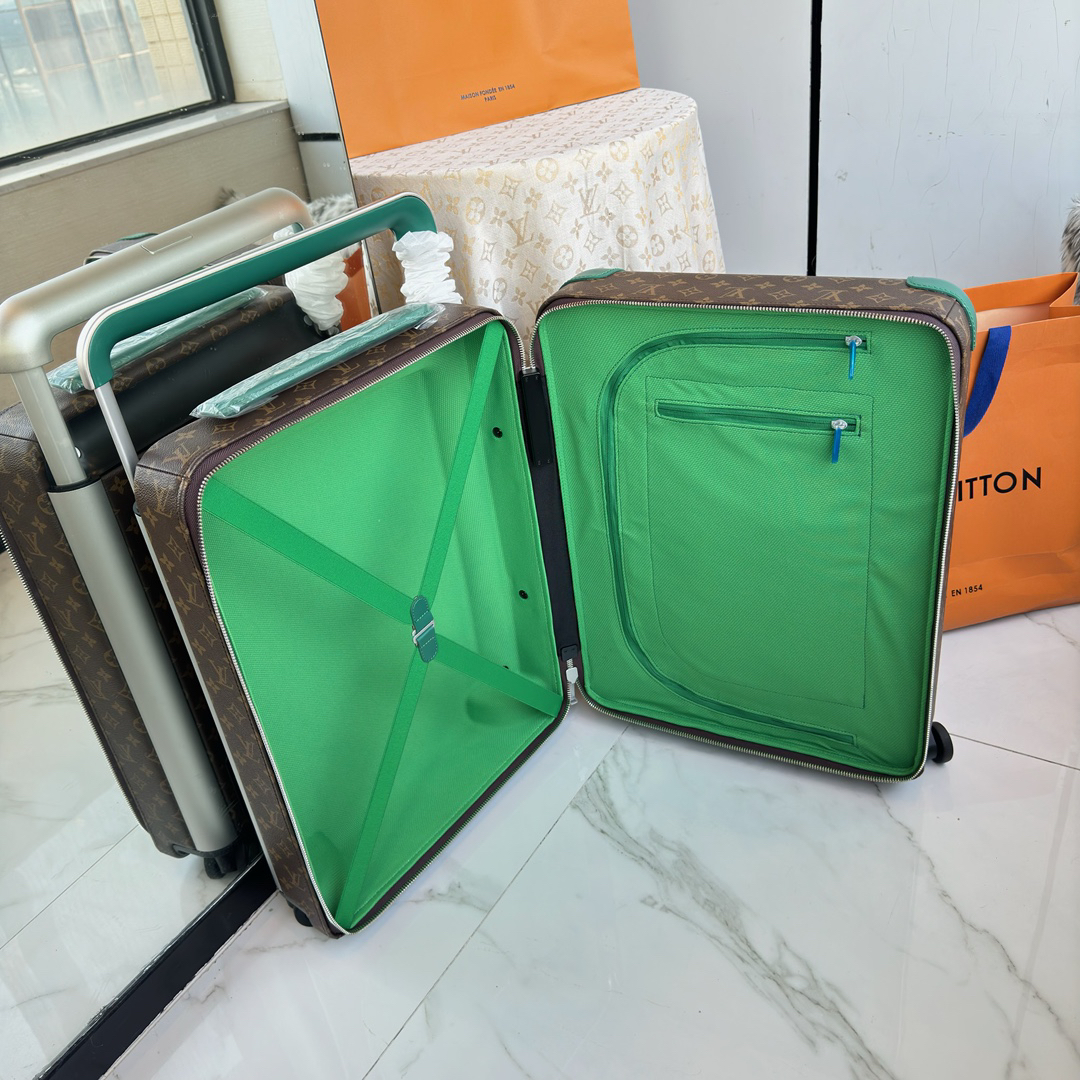 LV luggage-82