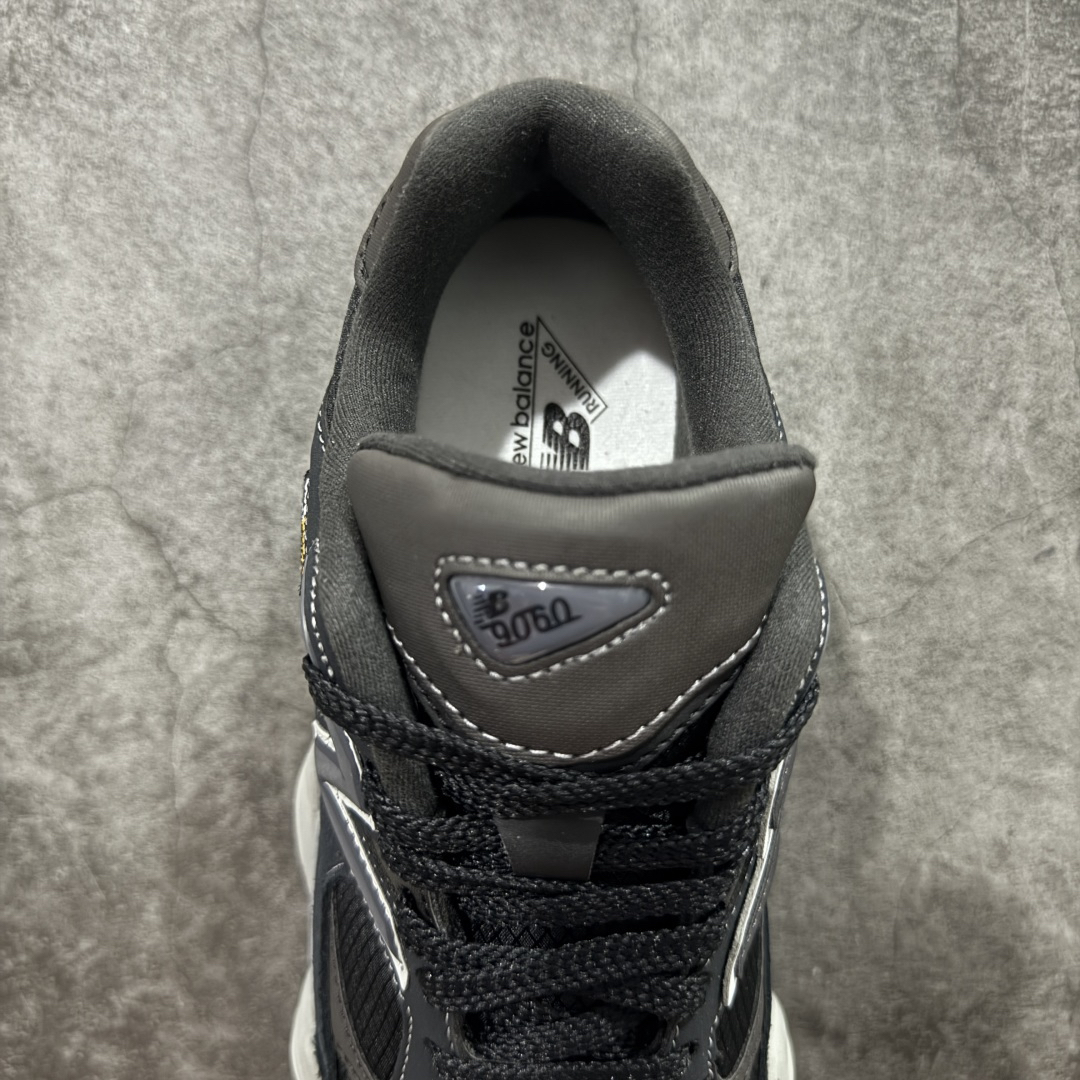 New Balance Sneakers-239