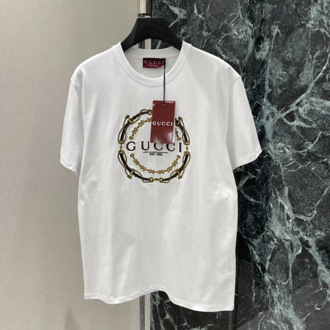 Gucci clothing-256