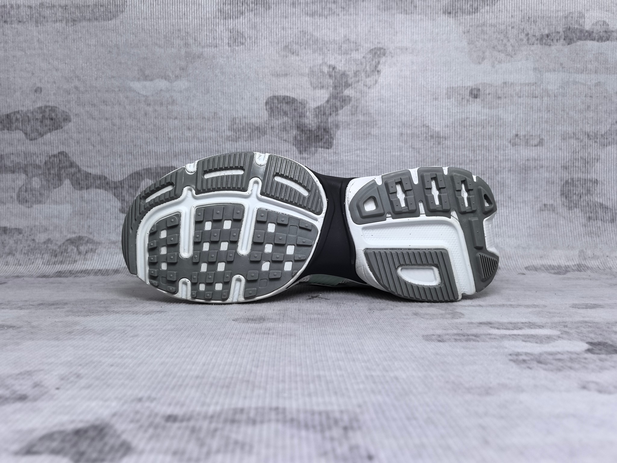Nike Sneakers-225