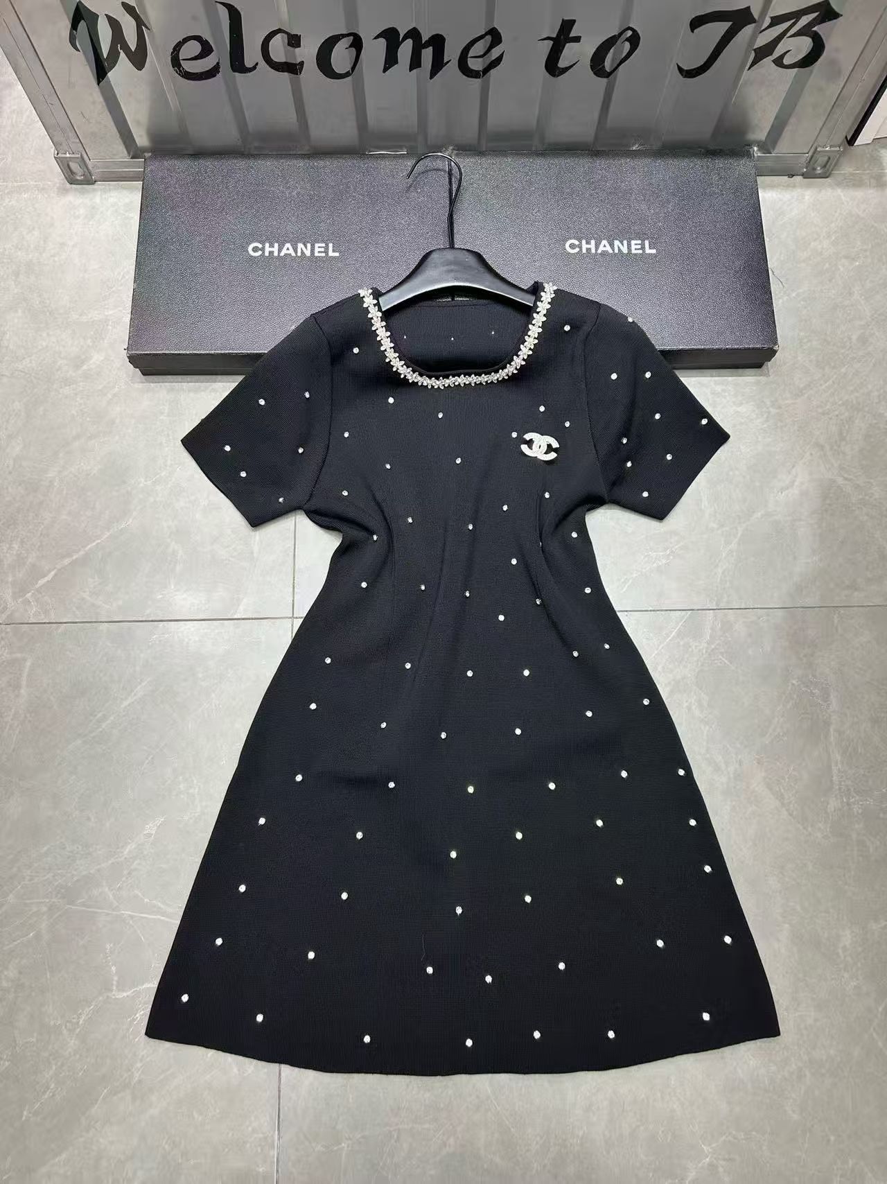Chanel clothing-115