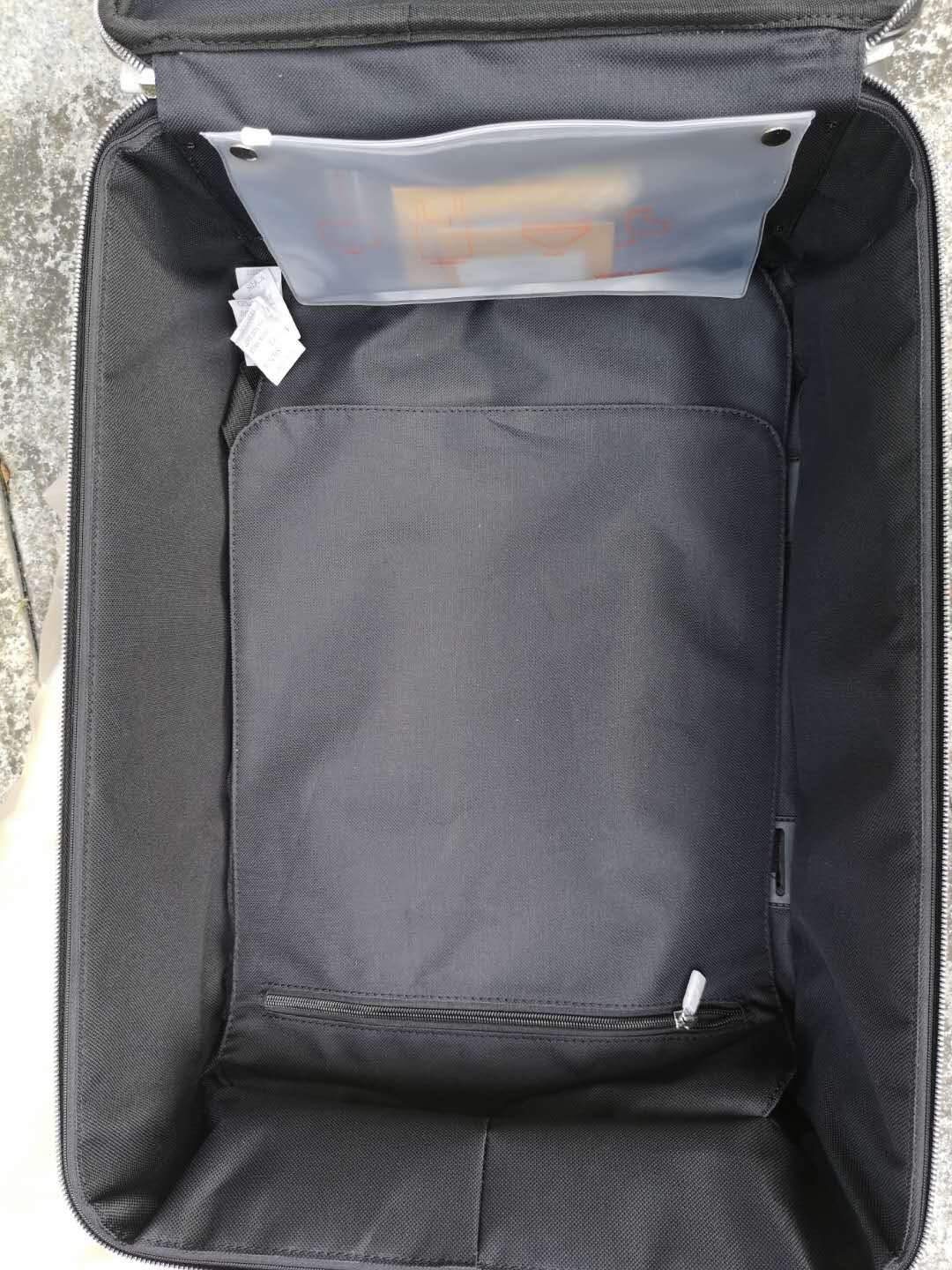 LV luggage-92