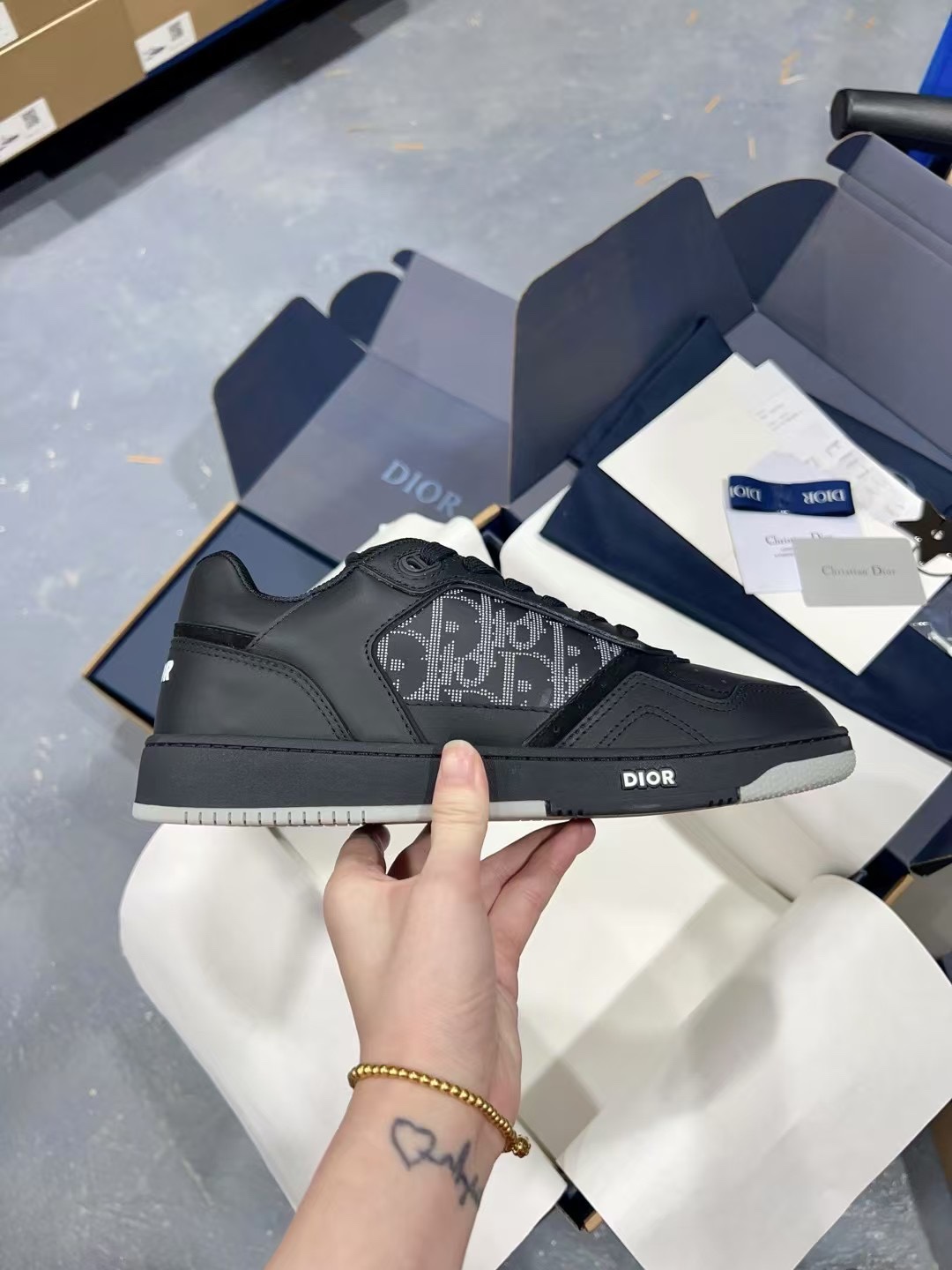 Dior Sneakers-21